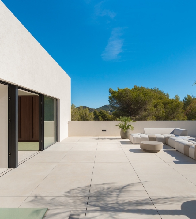 Resa Estates Ibiza villa te koop modern 1.terrace 2.jpg